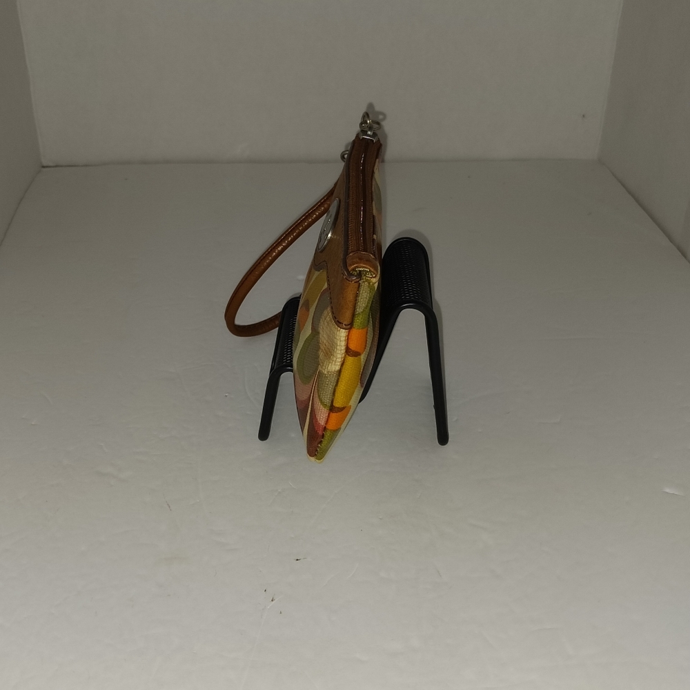 Fossil Key-Per Wristlet - image 4